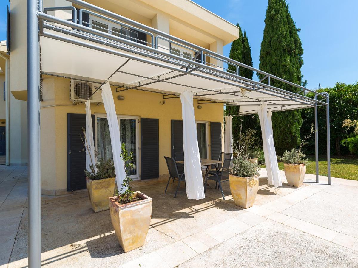 Apartments Gala Пореч Екстериор снимка